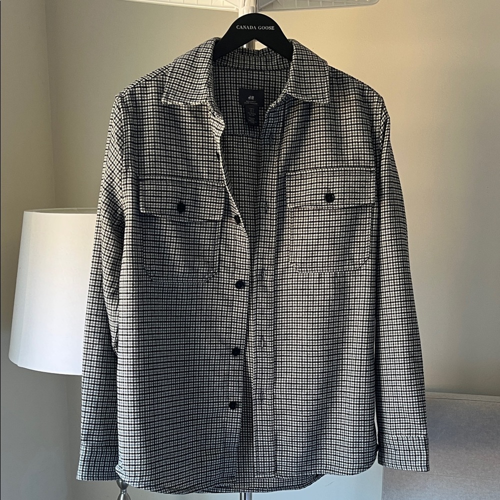 H&M Men's Black and White Checkered Shirt Jacket